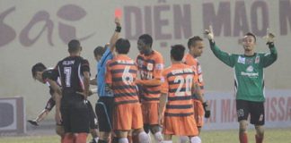 BTC Giải đề xuất cần có hình thức phạt cầu thủ Đinh Văn Ta của V.Ninh Bình