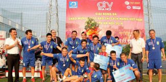 HLV Hoàng Văn Phúc và đồng đội vô địch PTV Cup 2014