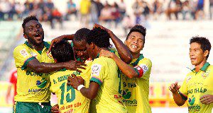 Tổng hợp hình ảnh Vòng 3 giải bóng đá VĐQG TOYOTA 2015