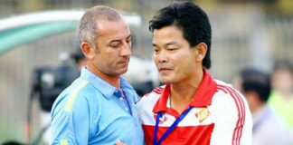 Thắng trận đầu tay, HLV Văn Sỹ được đông đảo đồng nghiệp chúc mừng