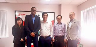 Công ty VPF làm việc cùng Công ty REDCARD