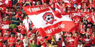 CĐV Hải Phòng không vi phạm quy chế với màn ném máy bay giấy