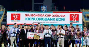 Tổng hợp hình ảnh thi đấu và trao giải đồng hạng Ba giải bóng đá Cúp QG – Kienlongbank 2016