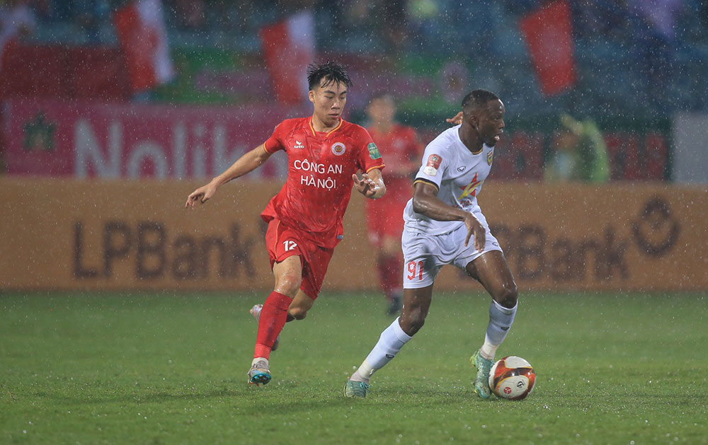 Trước vòng 13 Night Wolf V.League 1 – 2023: Hồi hộp và căng thẳng!   - Ảnh 1.